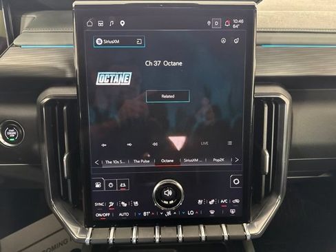 Used 2026 GMC Acadia AT4 w/ Luxury Package AWD/4WD image 16