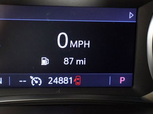 Used 2023 Chevrolet Traverse LT image 39