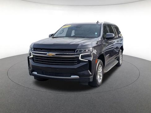 Used 2024 Chevrolet Suburban LT RWD image 7