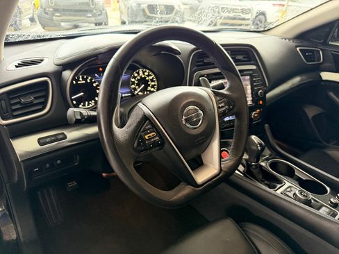 Used 2016 Nissan Maxima SR FWD image 11