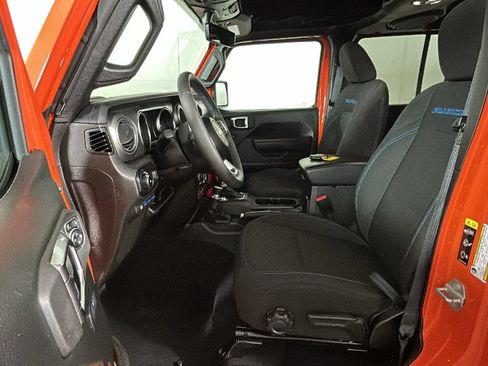 Used 2023 Jeep Wrangler Unlimited Rubicon 4xe w/ Cold Weather Group AWD/4WD image 13