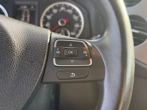 Used 2017 Volkswagen Tiguan S image 14