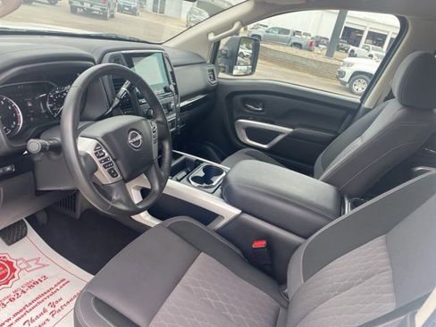 Used 2024 Nissan Titan SV w/ SV Convenience Package AWD/4WD image 16