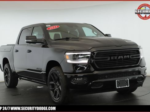 Used 2023 RAM 1500 Laramie AWD/4WD image 1