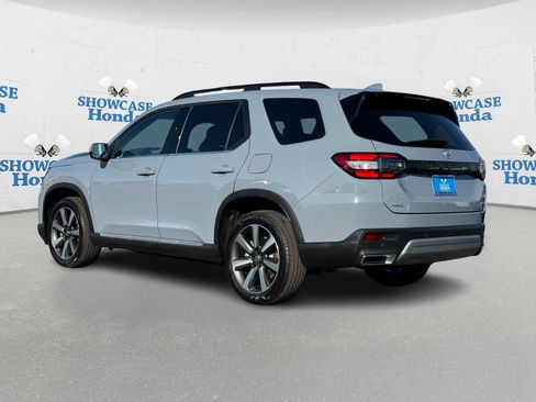 Used 2024 Honda Pilot Touring image 5