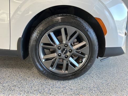 Used 2022 Kia Soul EX image 34