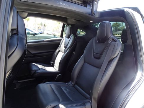Used 2016 Tesla Model X 90D image 16