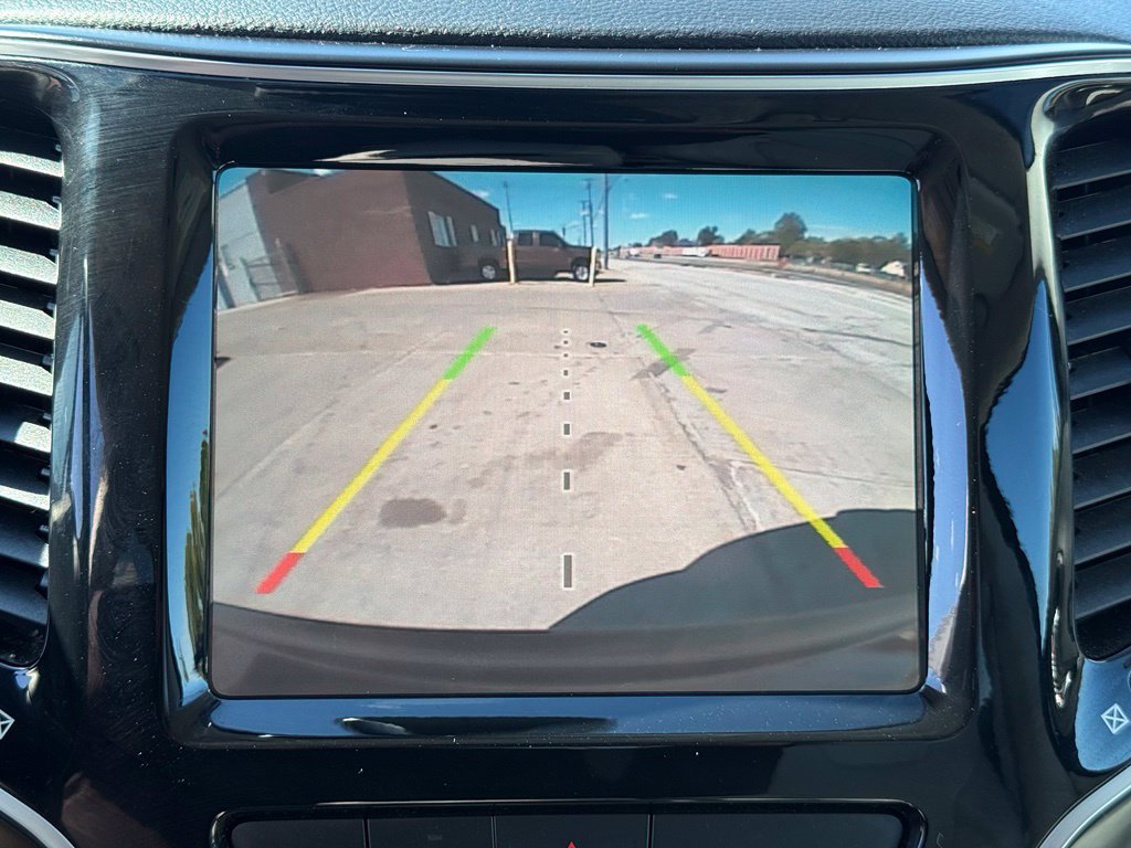Used 2019 Jeep Cherokee Limited AWD/4WD image 35