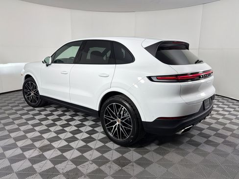 Used 2026 Porsche Cayenne image 3