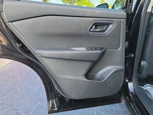 Certified 2024 Nissan Rogue S image 9