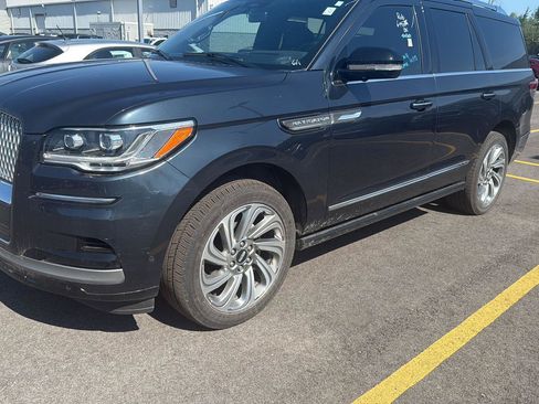 Used 2024 Lincoln Navigator Reserve w/ Equipment Group 201A AWD/4WD image 4
