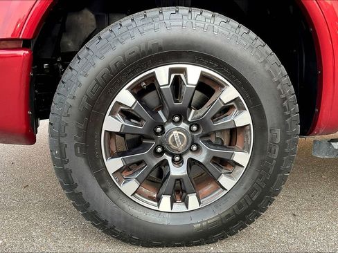 Used 2019 Nissan Titan PRO-4X image 8