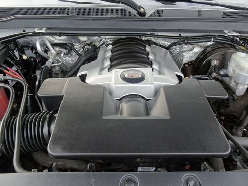 Used 2017 Cadillac Escalade Premium Luxury image 37