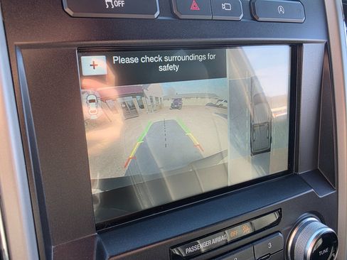 Used 2018 Ford F150 Lariat w/ Equipment Group 502A Luxury image 5