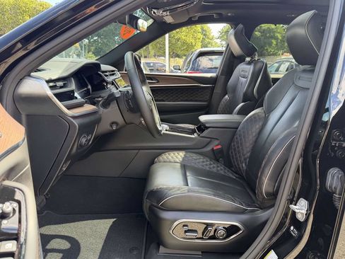 Used 2022 Jeep Grand Cherokee Summit w/ MOPAR Finishing Package AWD/4WD image 17