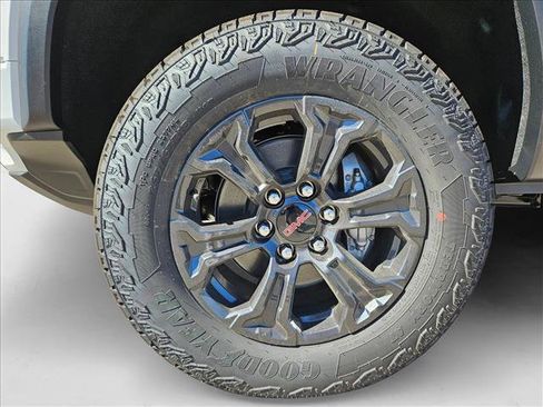 New 2025 GMC Canyon Elevation w/ Convenience Package image 10