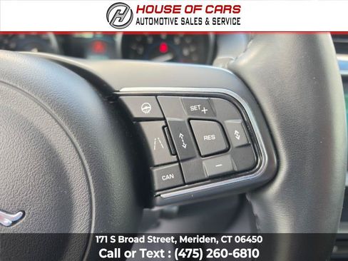Used 2019 Jaguar F-PACE Premium AWD/4WD image 30