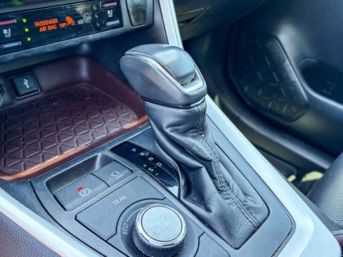 Used 2020 Toyota RAV4 Limited w/ Limited Grade Weather Package image 19