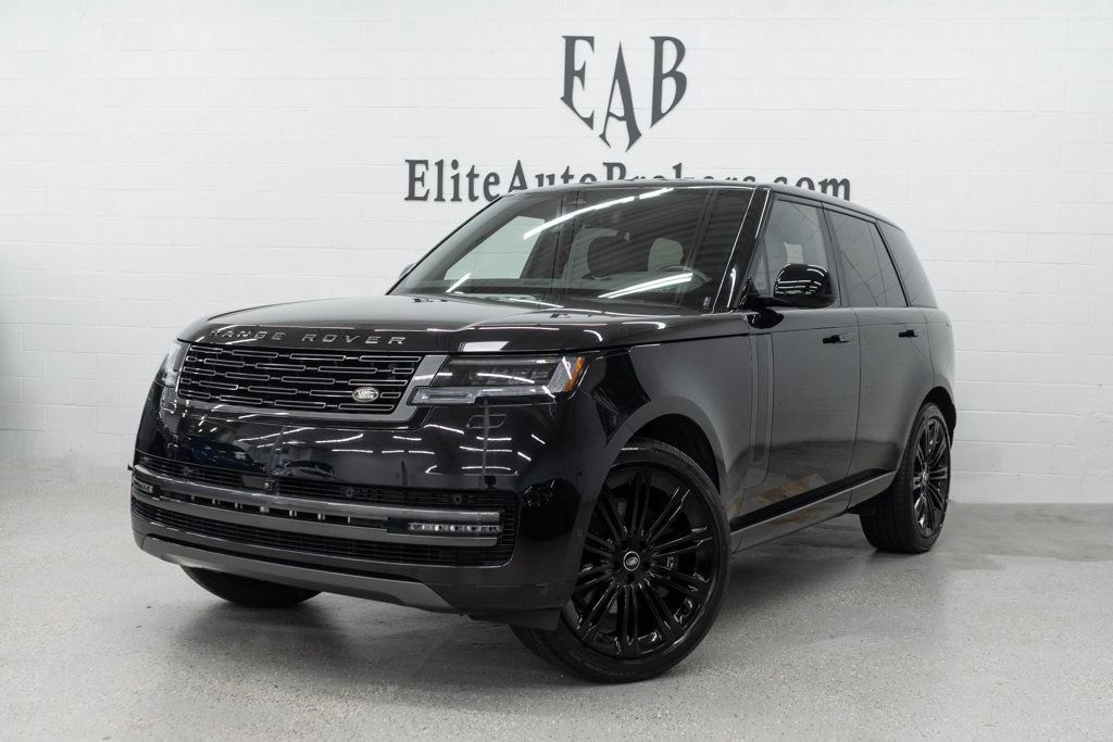 Used 2025 Land Rover Range Rover SE AWD/4WD image 1