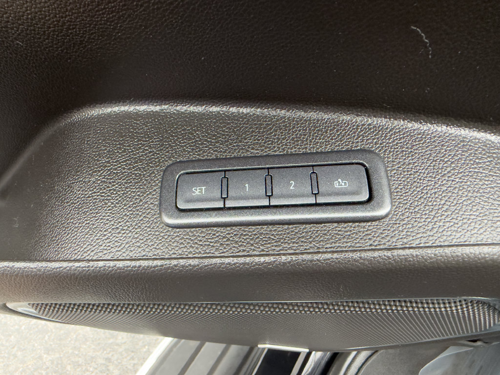 Used 2020 GMC Yukon XL SLT AWD/4WD image 23