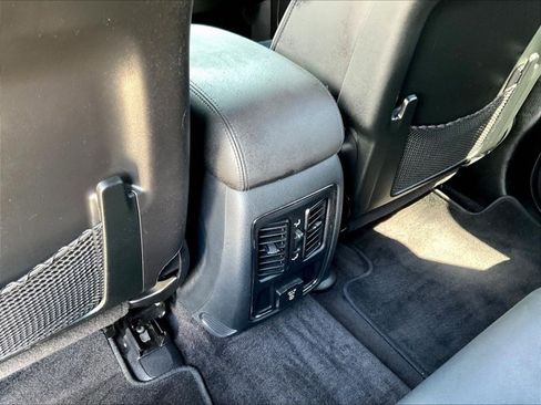 Used 2018 Jeep Grand Cherokee Altitude RWD image 25
