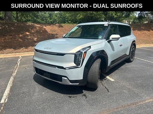 Used 2024 Kia EV9 Land AWD/4WD image 2