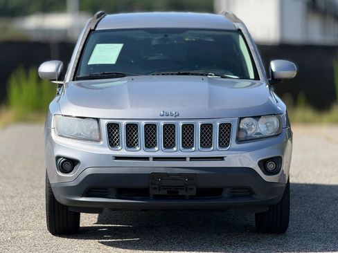 Used 2016 Jeep Compass Latitude FWD image 5