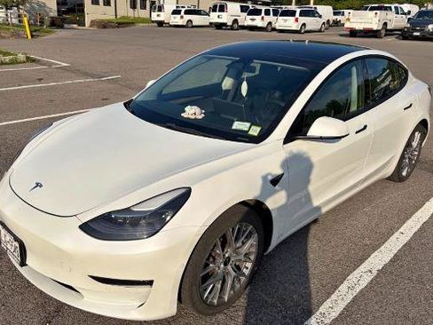 Used 2022 Tesla Model 3 Long Range AWD/4WD image 2