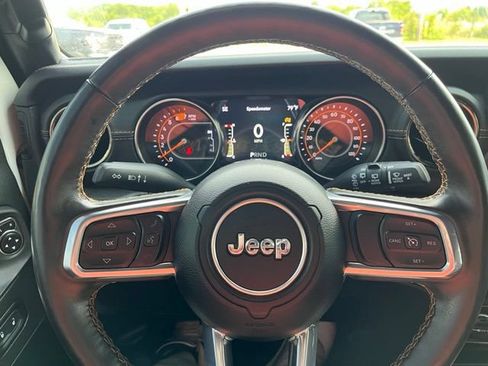 Used 2021 Jeep Wrangler Unlimited Sahara AWD/4WD image 13