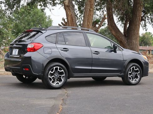 Used 2017 Subaru Crosstrek 2.0i Premium AWD/4WD image 5
