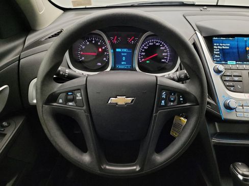 Used 2017 Chevrolet Equinox LS image 22
