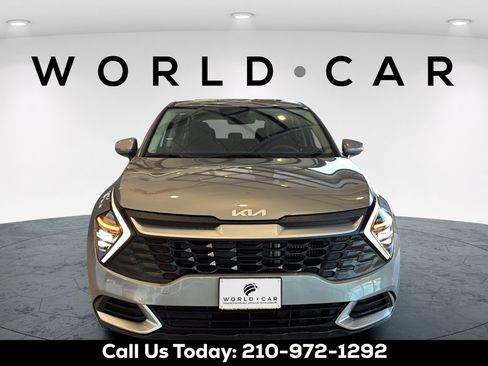 Certified 2025 Kia Sportage LX FWD image 9