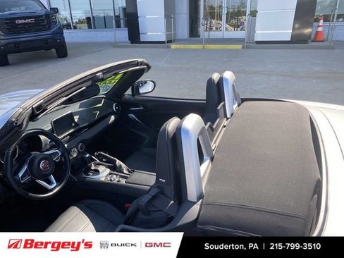 Used 2018 FIAT 124 Spider Lusso w/ Convenience Group RWD image 21