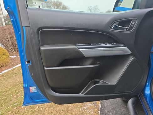 Used 2022 Chevrolet Colorado LT w/ LT Convenience Package image 17