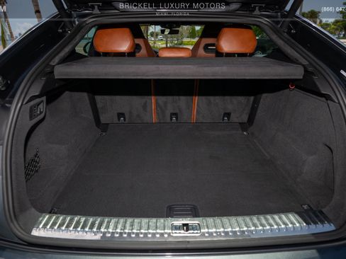 Used 2019 Lamborghini Urus AWD/4WD image 13