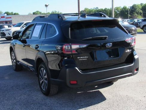 Used 2023 Subaru Outback Premium AWD/4WD image 6