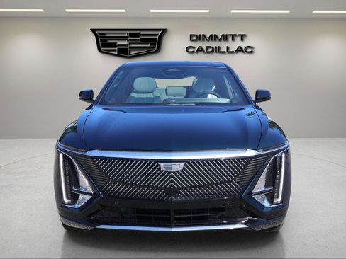 New 2026 Cadillac Lyriq Luxury image 8