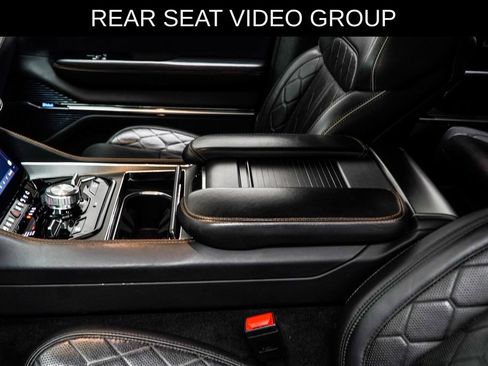 Used 2023 Jeep Grand Wagoneer Series III w/ Rear Seat Video Group 1 AWD/4WD image 18