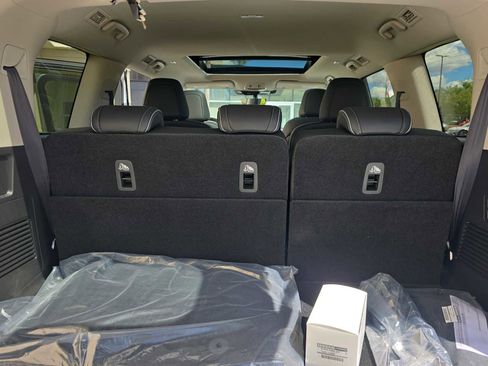 New 2026 INFINITI QX80 Luxe image 26