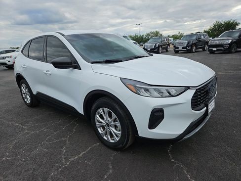 Used 2025 Ford Escape Active FWD image 10