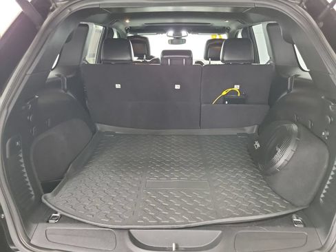 Used 2018 Jeep Grand Cherokee Altitude AWD/4WD image 21