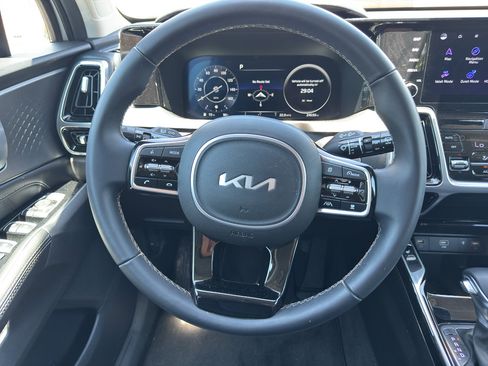 Used 2023 Kia Sorento SX AWD/4WD image 13