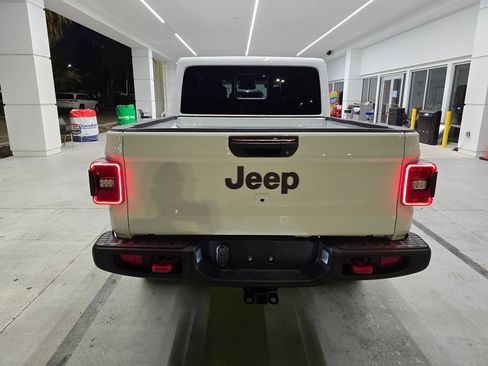 Certified 2026 Jeep Gladiator Rubicon AWD/4WD image 5