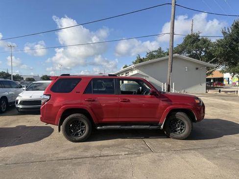 Used 2022 Toyota 4Runner SR5 RWD image 4