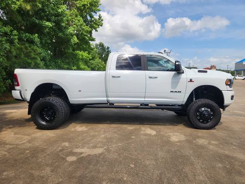Used 2024 RAM 3500 Big Horn w/ Night Edition AWD/4WD image 4