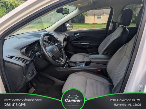 Used 2017 Ford Escape SE w/ Equipment Group 201A FWD image 6