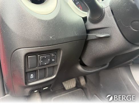 Used 2017 Nissan Juke SL image 25