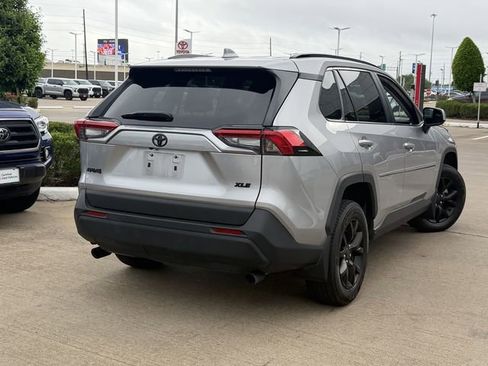 Used 2023 Toyota RAV4 XLE w/ Convenience Package image 5