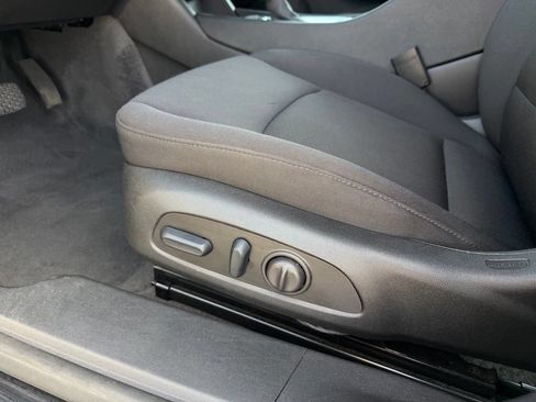 Used 2025 Chevrolet Malibu LT FWD image 14