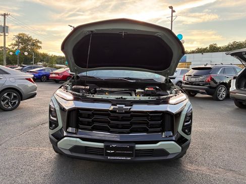Used 2025 Chevrolet Equinox ACTIV w/ Safety and Technology Package AWD/4WD image 10